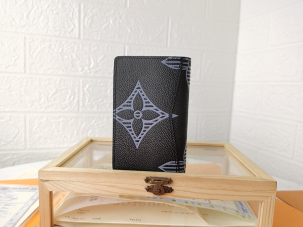 LVコピーウォレット背面デザイン